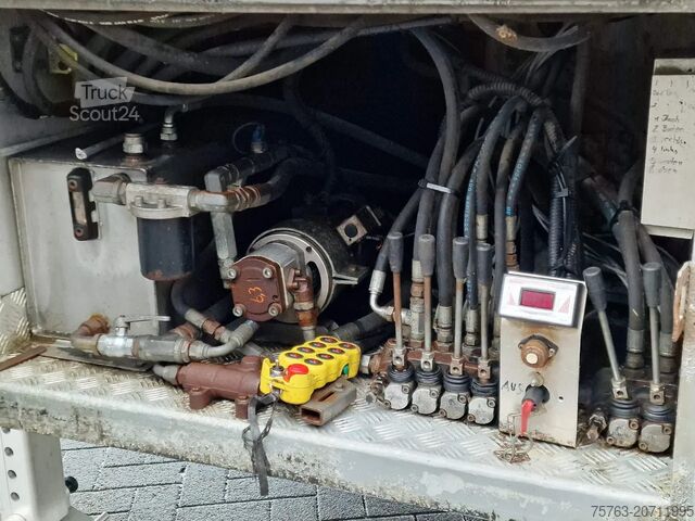 Cattle transport Pezzaioli 4 deck - Water & Ventilation - Lifting floors -...