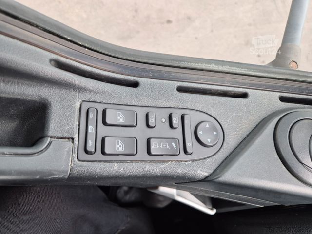 Ciężarówka z płaską platformą MAN TGA 18.360 4x4 BB Pritsche Single Bereifung