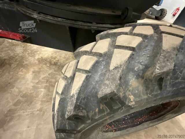 Véhicule à benne Ausa D 350 AH G