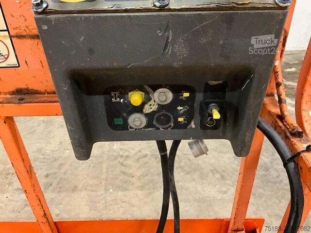 Elevador de tesoura JLG 3394 RT