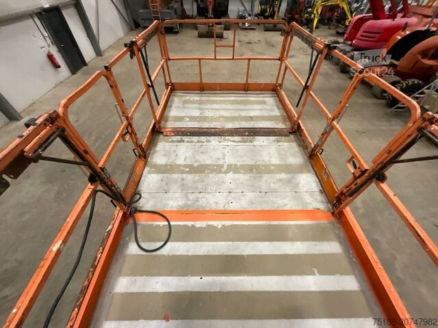 Elevador de tesoura JLG 3394 RT