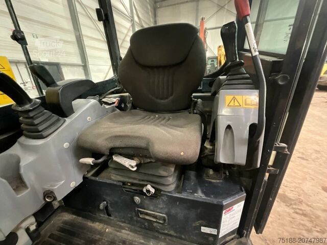 Mini-pelle Kubota KX 027-4