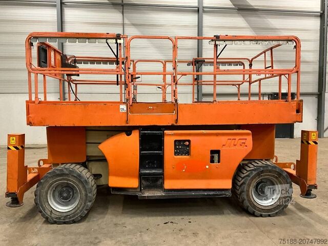 Elevador de tesoura JLG 3394 RT