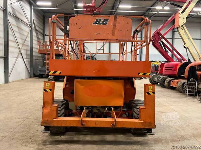 Elevador de tesoura JLG 3394 RT