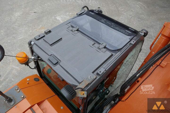 Crawler excavator Hitachi ZX225USLC-6