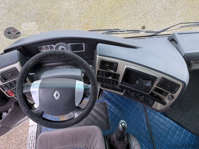 Düz kasalı ve brandalı kamyon renault Magnum 500