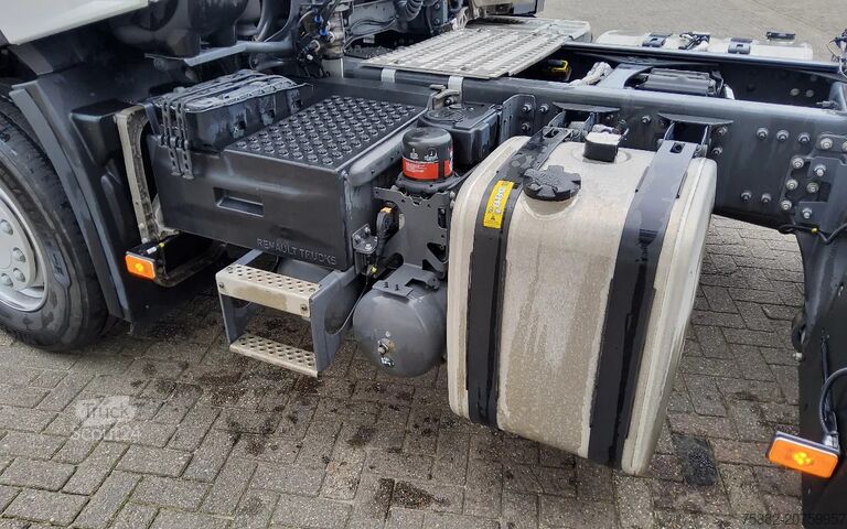 Standard-SZM Renault T HIGH 6x2  "SLEEPER"  - MAX 70 TON  -  VF610D3...