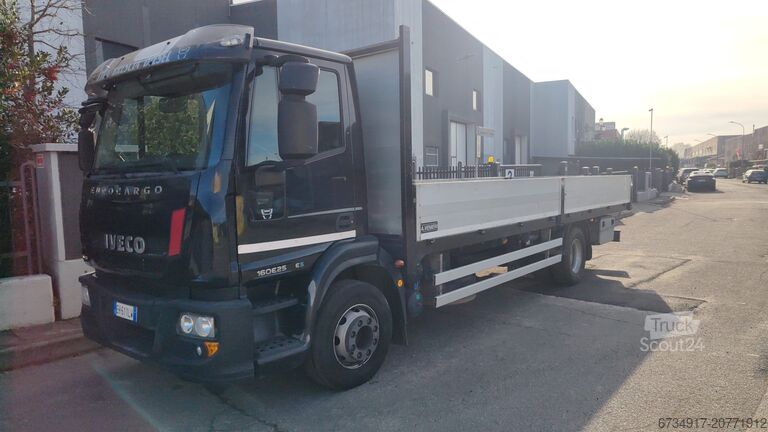 Tovornjak s ploščadjo Iveco Autocarro iveco 160/e4