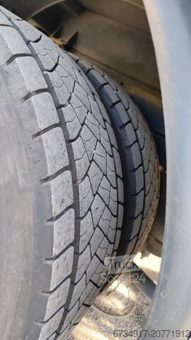 Tovornjak s ploščadjo Iveco Autocarro iveco 160/e4