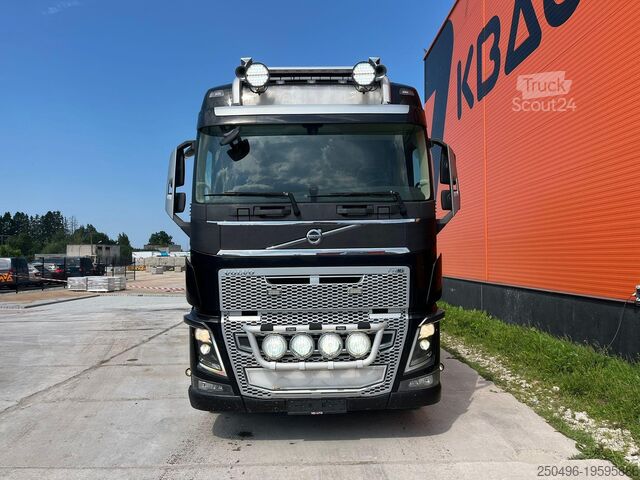 Transporteur de voitures Volvo FH 16 750 8x4 HMF2620K-5 / WINCH / PLATFORM L=7...