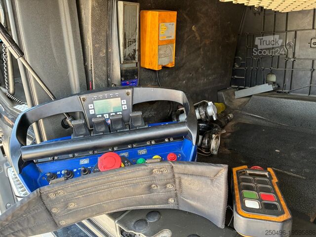 Transporteur de voitures Volvo FH 16 750 8x4 HMF2620K-5 / WINCH / PLATFORM L=7...