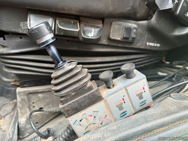 Tovornjak prekucnik VOLVO FMX 500 6x4 Kipper mit Kran Atlas 172.3E - A4