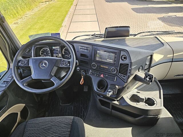 Standaard trekker MERCEDES-BENZ ACTROS 1843