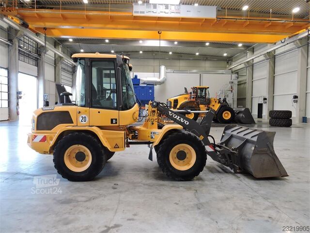Volvo L35G + raklapvilla Volvo L35G + Fork