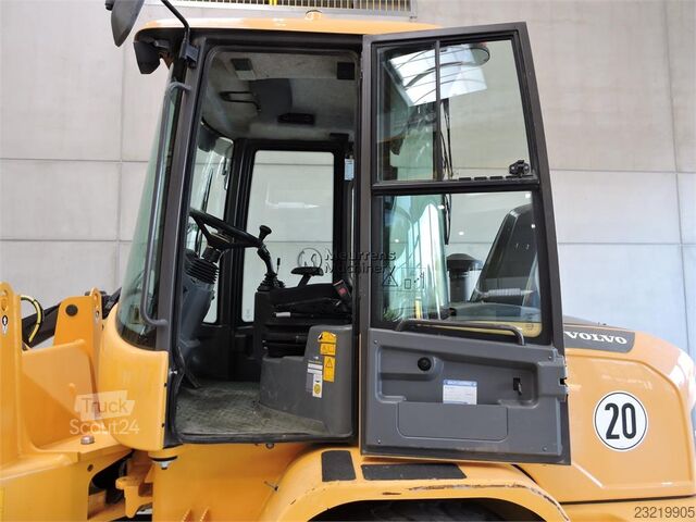 Volvo L35G + raklapvilla Volvo L35G + Fork