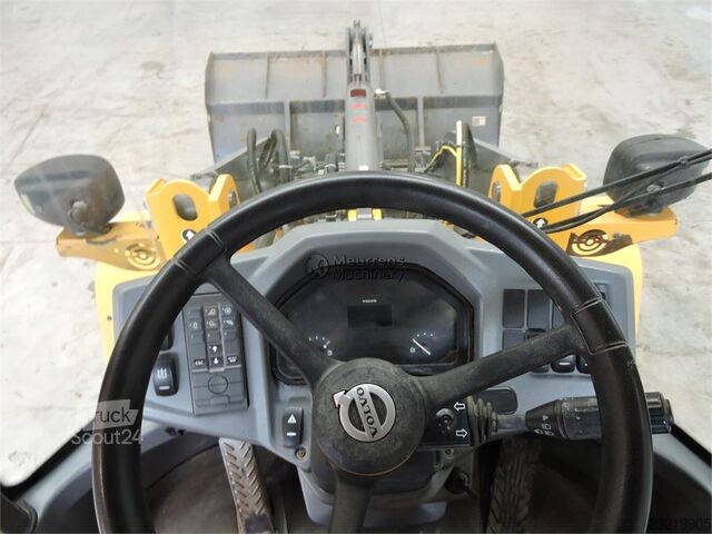 Volvo L35G + raklapvilla Volvo L35G + Fork