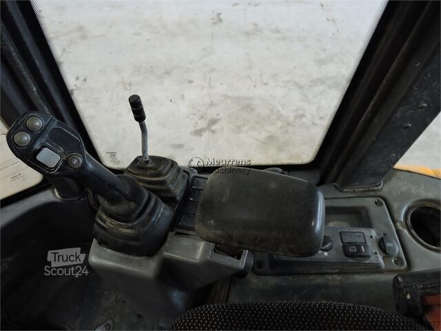 Volvo L30G + вилици Volvo L30G + Fork