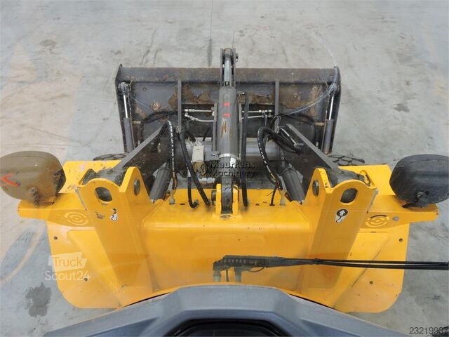 Volvo L30G + вилици Volvo L30G + Fork