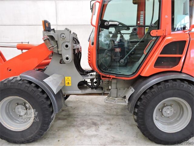 Volvo L25 F + палетни вилици Volvo L25 F + Fork