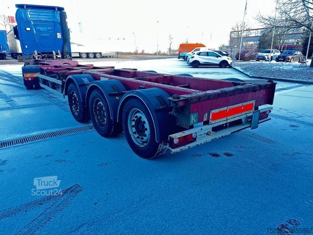 Cserélhető felépítményes félpótkocsi M+V 3Achs Multi Chassis20+30+40+45 MB Lift