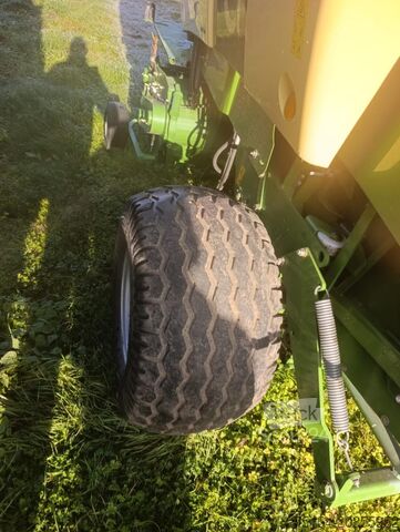 Bale press (agriculture) Krone Comprima V 180 XC