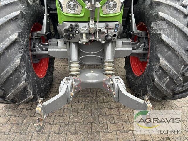 Tractor Fendt 828 VARIO S4