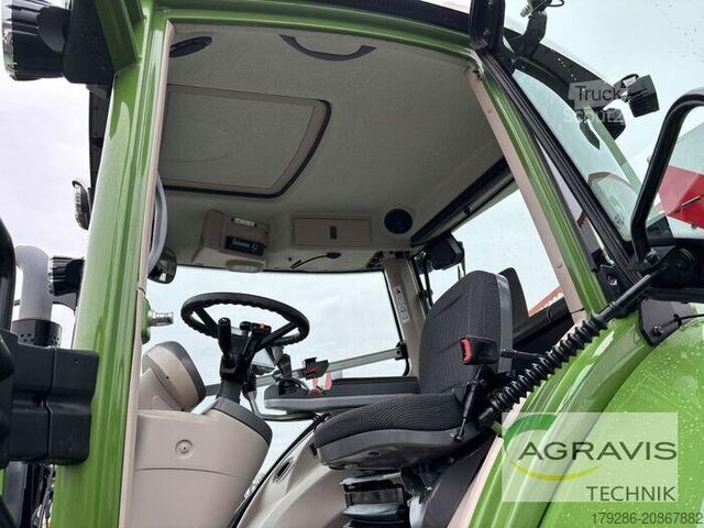 Tractor Fendt 828 VARIO S4