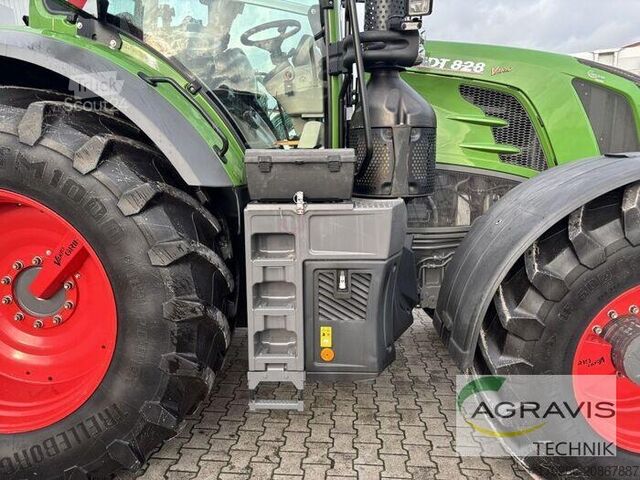 Tractor Fendt 828 VARIO S4