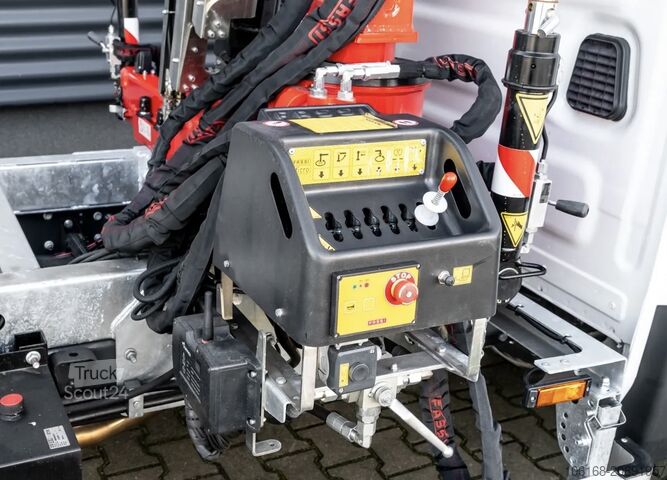 Tristrani kiper z žerjavom Iveco Daily 70C18 HA8 Kipper Kran