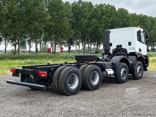 Chassis met cabine Iveco T-Way AD410T43H AT Chassis Cabin