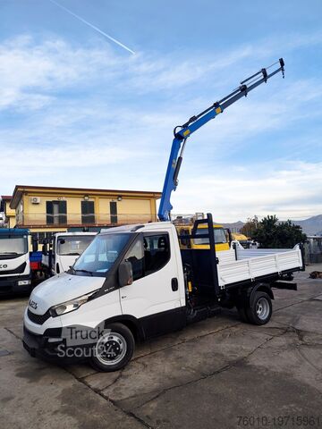 Mikroautobusas su ant sunkvežimio sumontuotu kranu Iveco Daily 35-150
