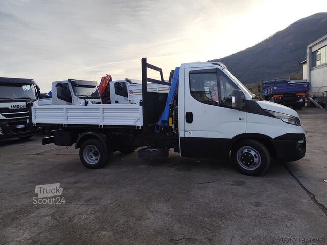 Mikroautobusas su ant sunkvežimio sumontuotu kranu Iveco Daily 35-150