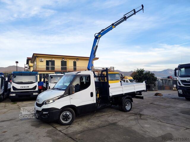Mikroautobusas su ant sunkvežimio sumontuotu kranu Iveco Daily 35-150