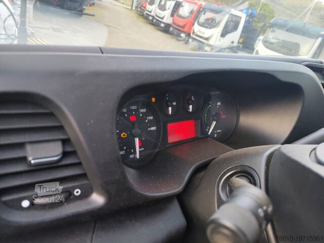 Mikroautobusas su ant sunkvežimio sumontuotu kranu Iveco Daily 35-150