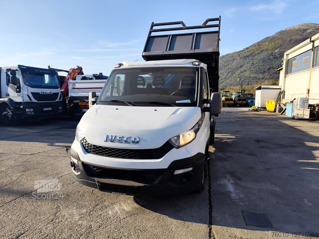 Mikroautobusas su ant sunkvežimio sumontuotu kranu Iveco Daily 35-150