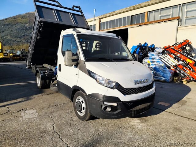 Mikroautobusas su ant sunkvežimio sumontuotu kranu Iveco Daily 35-150