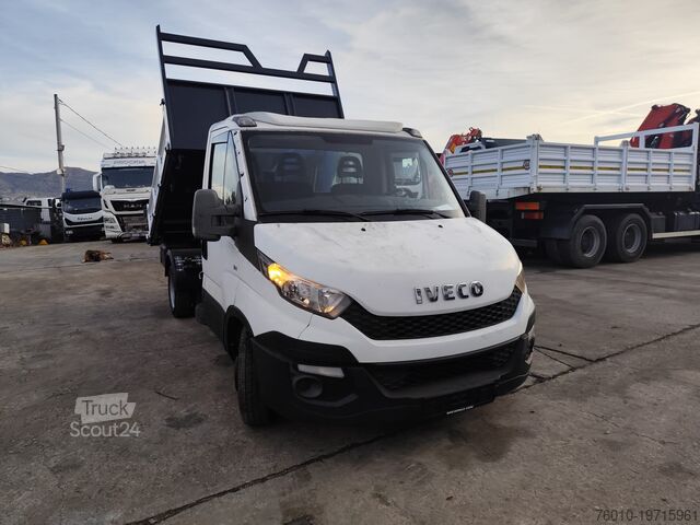 Mikroautobusas su ant sunkvežimio sumontuotu kranu Iveco Daily 35-150