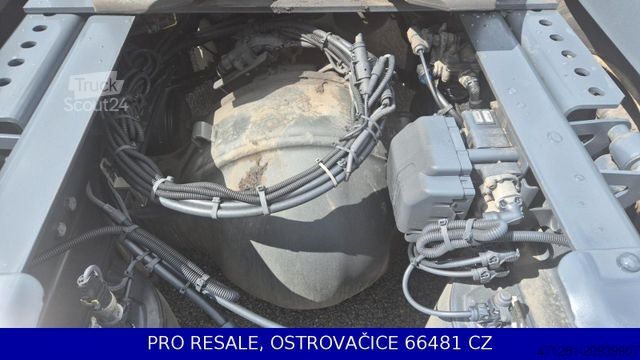 Nagy térfogatú nyergesvontató SCANIA R450 N323 MEGA EURO 6 + RETARDER