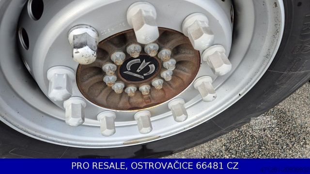 Відкритий напівпричіп з тентом KRONE SD PROFI LINER + LIFTACHSE