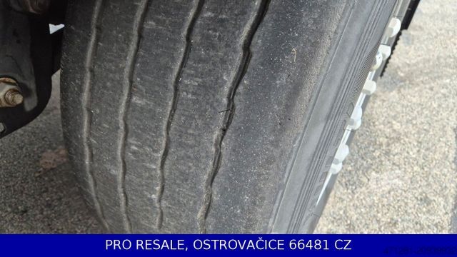 Відкритий напівпричіп з тентом KRONE SD PROFI LINER + LIFTACHSE