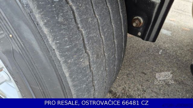 Відкритий напівпричіп з тентом KRONE SD PROFI LINER + LIFTACHSE