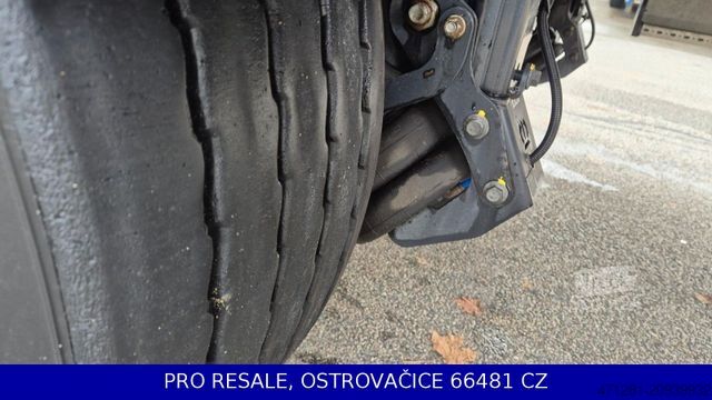 Відкритий напівпричіп з тентом KRONE SD PROFI LINER + LIFTACHSE