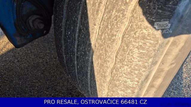 Відкритий напівпричіп з тентом KRONE SD PROFI LINER + LIFTACHSE