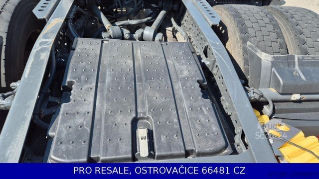 Standardowy ciągnik siodłowy MERCEDES-BENZ ACTROS 1845 BIGSPACE EURO 6 + INTARDER + NAVI