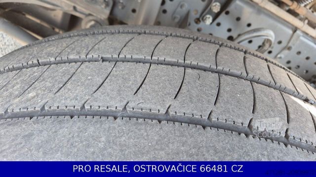 Standardowy ciągnik siodłowy MERCEDES-BENZ ACTROS 1845 BIGSPACE EURO 6 + INTARDER + NAVI