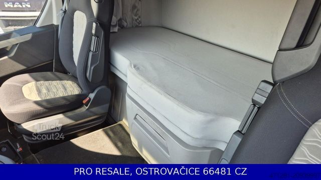 Prostorninska vlačilna enota FORD F - MAX 1850 MEGA EURO6 + NAVI