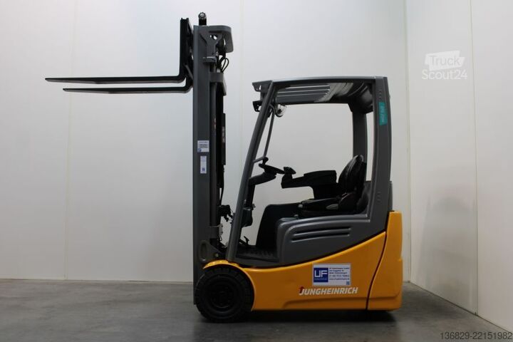 Ön yükleyici forklift Jungheinrich EFG 216k