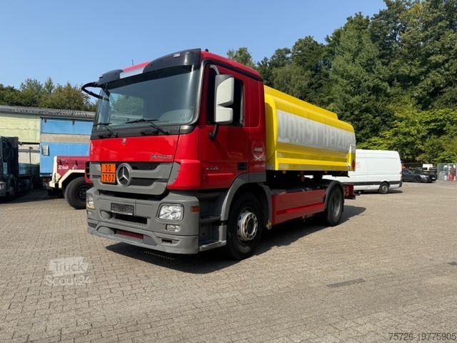 Cisternové vozidlo MERCEDES-BENZ 2136/1836Actros,erst337Tkm,1.Hd.D-Fzg.