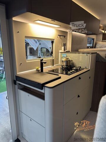 Half-integraal camper LMC Cruiser 740 EL 8G Auto Automatik CarPlay Isofix