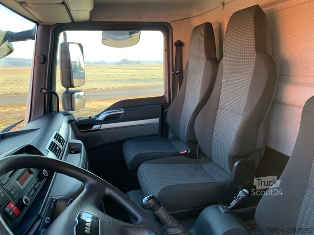 Transporter mit Koffer MAN TGL 8.180 BL_ manual_ Klima_ AHK_ 3 Sitze_ 6,05m